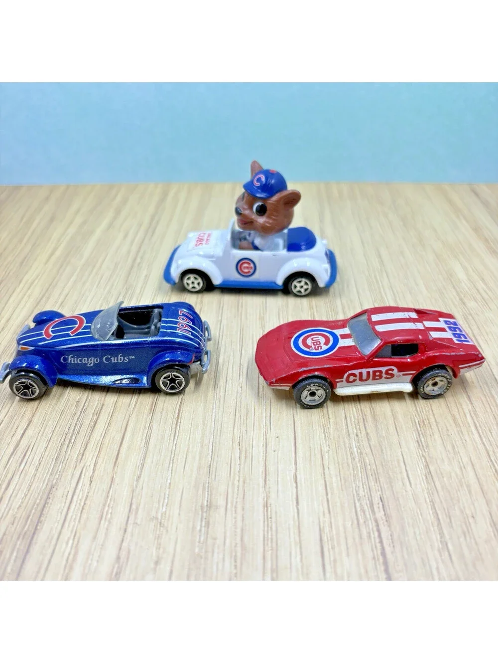 Lot of 3 MLB Chicago Cubs Vintage 1992-97 ERTL-VW Bug Bobble Head, Prowler Vette